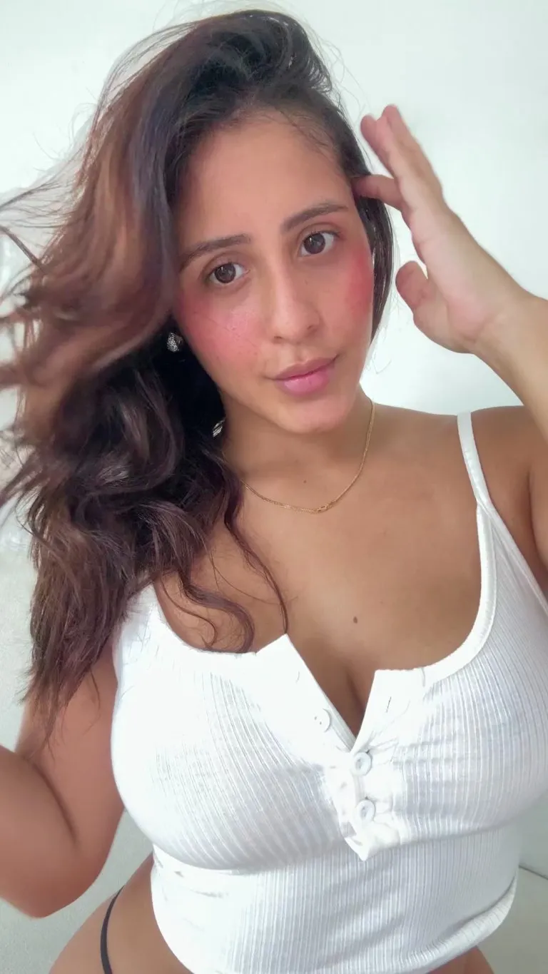 Big Boob latina! Anyone that would like to be bottom?