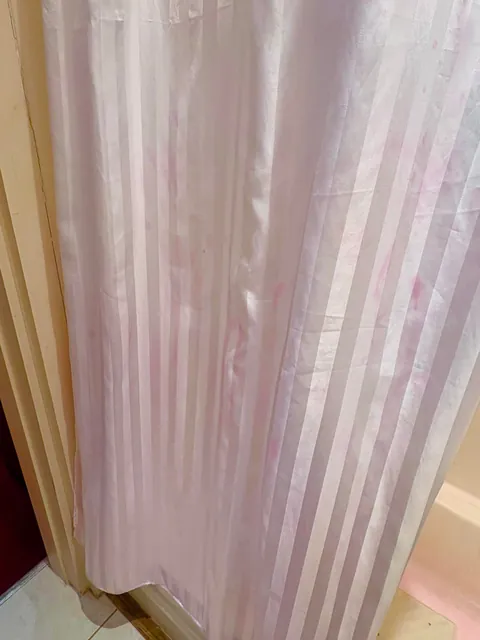 Someone dyed their hair at my hotel, left without saying a word