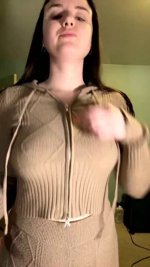 Just bouncing in to say, have a great week [reveal]