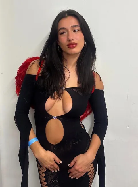 Which of these safe sluts makes you itch down there?