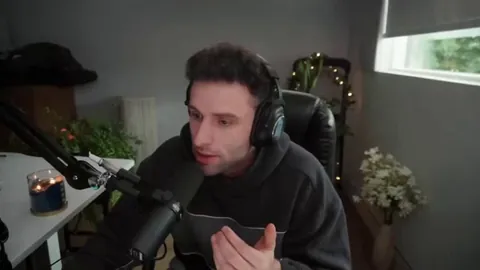 Getting one guyed brings out Austinshow's inner gay