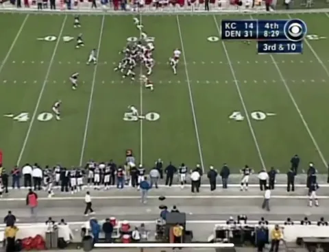 [Highlight] Dante Hall with the nastiest juke in nfl history 