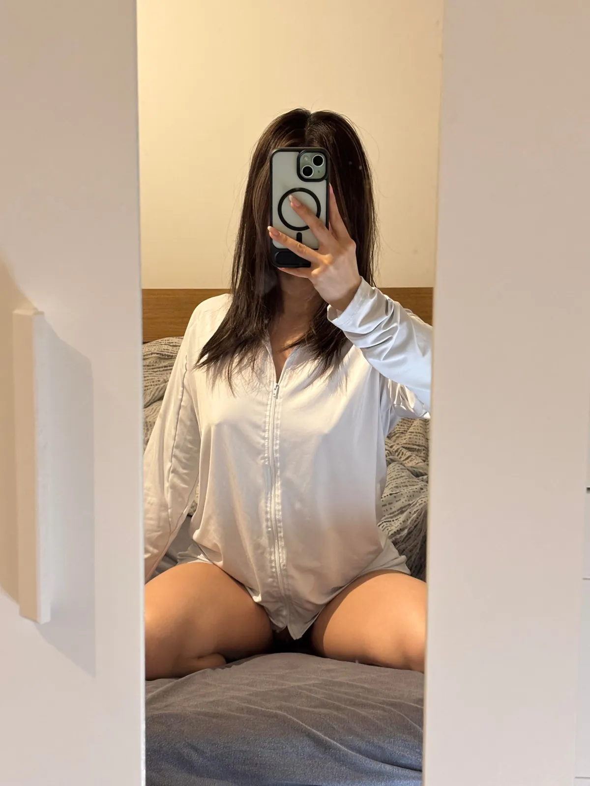 Fully naked by slide 3 😛