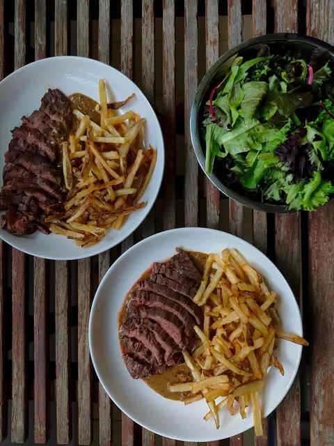 [homemade] hanger steak, peppercorn sauce, hand cut fries