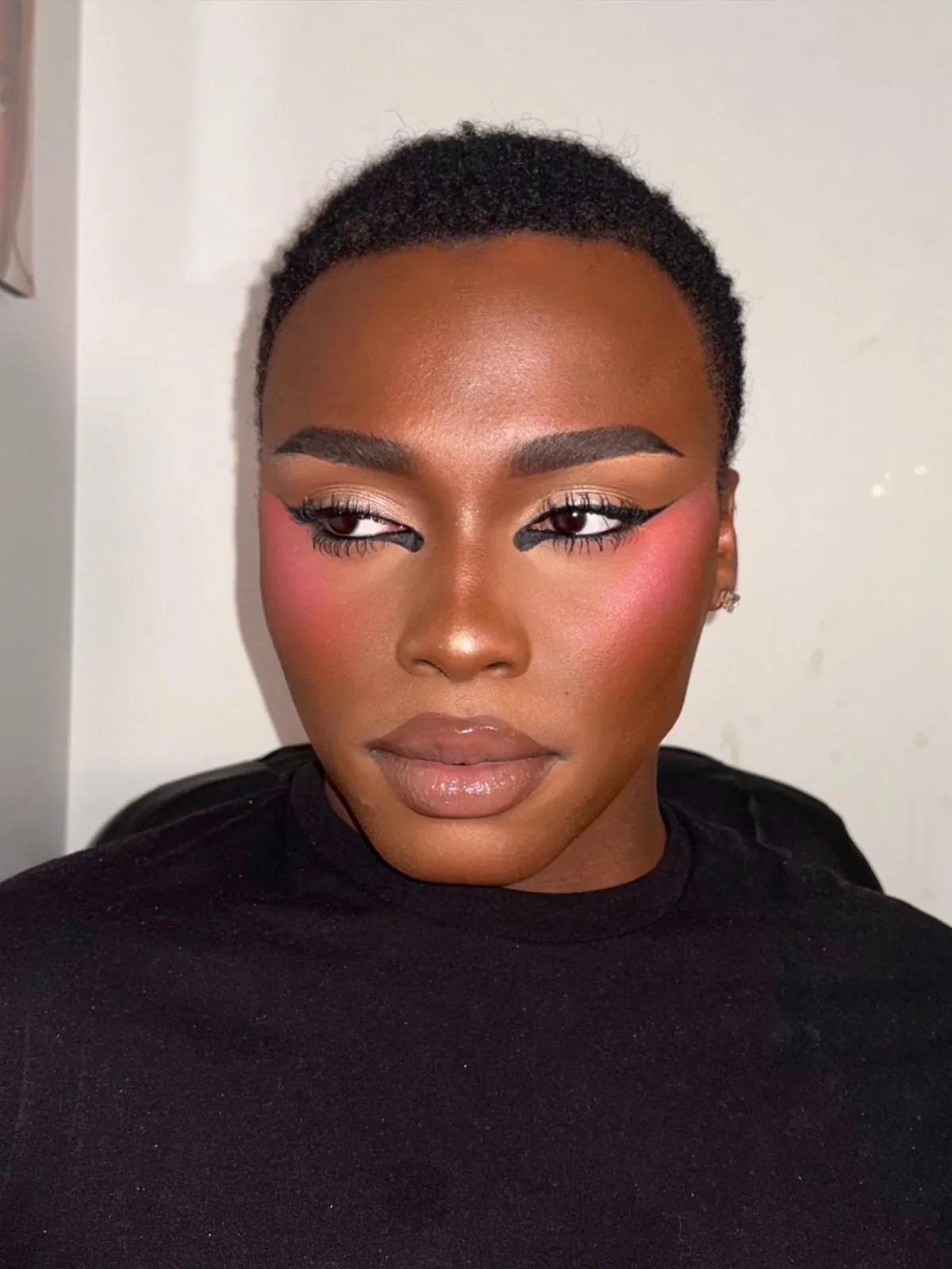 First time doing my makeup in weeks. Hey❤️✨