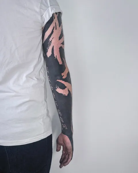 Negative Brushstrokes - 梅花 by Argon Tattoo (Edinburgh)