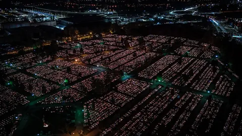 meanwhile in Poland - All Saints' Day (01.11) and tomorrow's All Souls' Day (02.11) bring millions of Poles to cemeteries