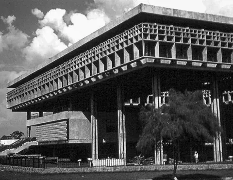 Embassy of Poland in New Delhi, India (1973, designed by Witold Cęckiewicz &amp; Stanisław Deńko)