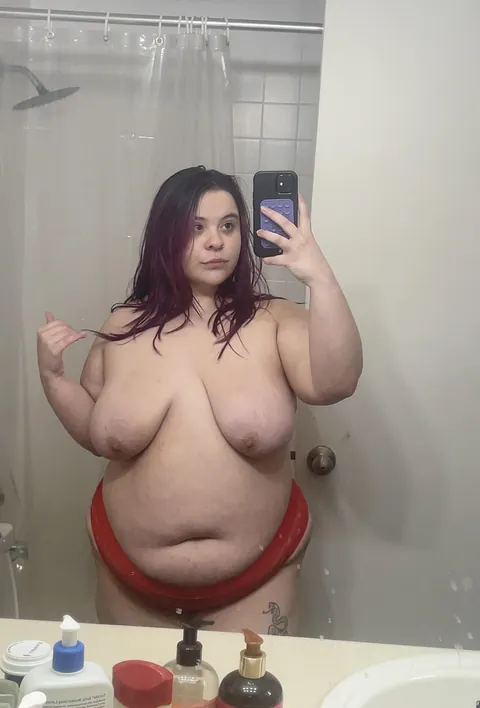 lonely 23y/o needs help in the shower…