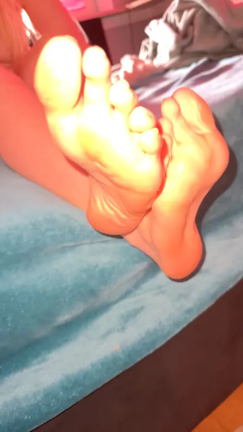 White toes anyone ? ;)