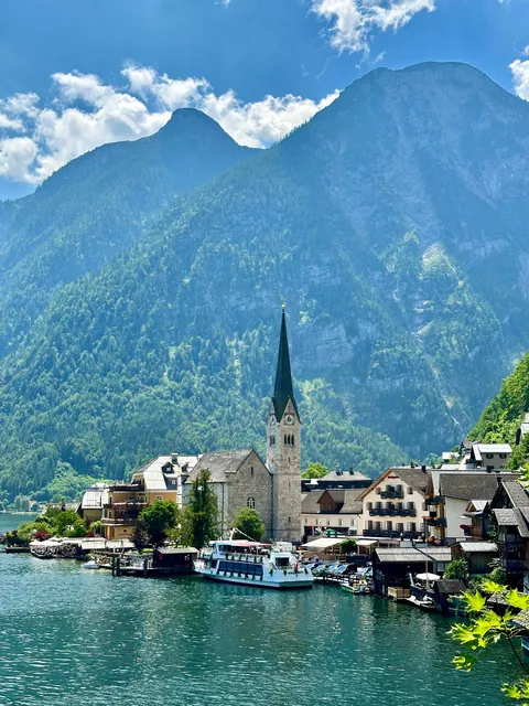 Hallstatt, Austria 🇦🇹 A postcard village, straight out of a fairy tale! Summer’25