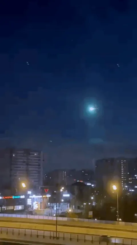 Last Night's bright and slow-moving fireball over Moscow, Russia