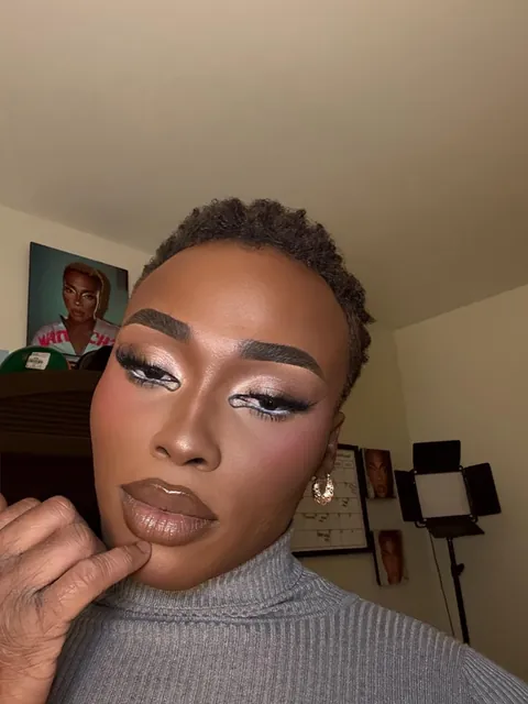 Indie brand sent me a cute little neutrals palette