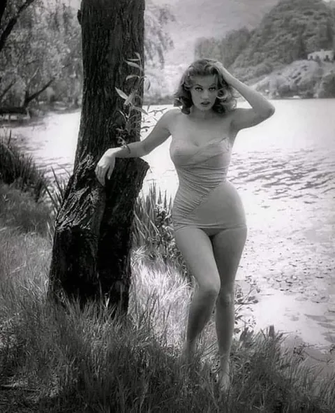 This photo of Anita Ekberg definitely one of the best ,1950s.