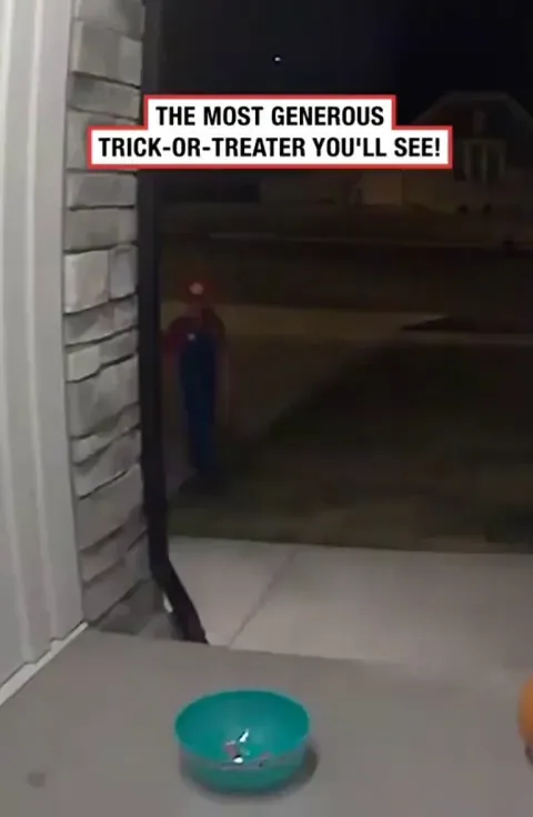 Kid saw that there's only two candy left in the bowl for trick or treats and gave his own candy for others to take, what a lovely little lad ❤️