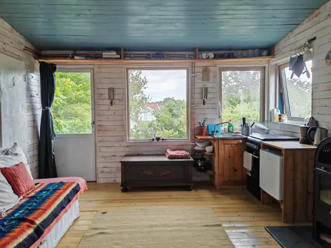 a simple yet very cozy cabin I stayed in Brännö (Sweden 🇸🇪)