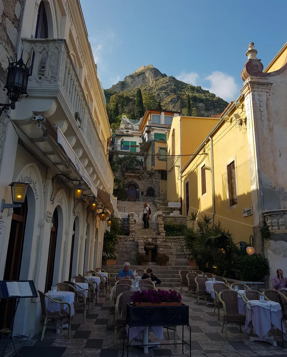 This is one of my favourite pic I took, while visiting Taormina, Italy 🇮🇹