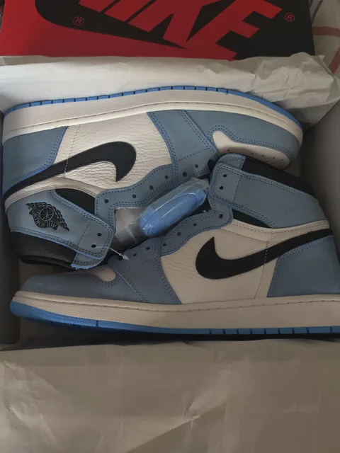 Stopped smoking weed for 3.5 hours. Spent my savings on some new kicks 😤