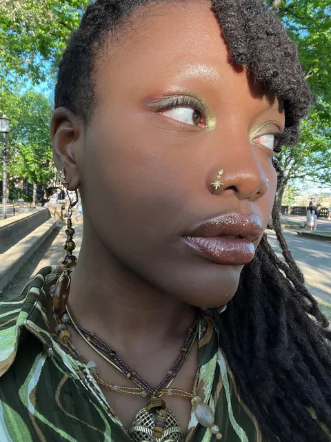 7 days of makeup with no eyebrows <3