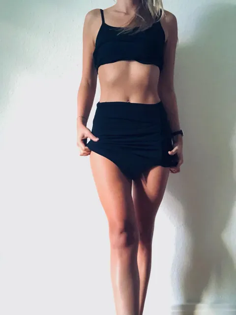 Photo-Story with the little black dress