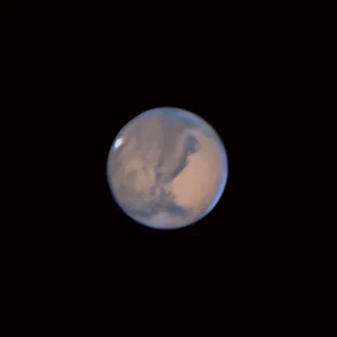 Mars at Opposition, a 3 hour timelapse