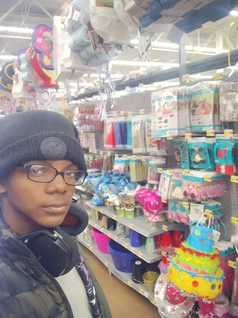 Alright bitches bros and nonbinary hoes let's see what you got