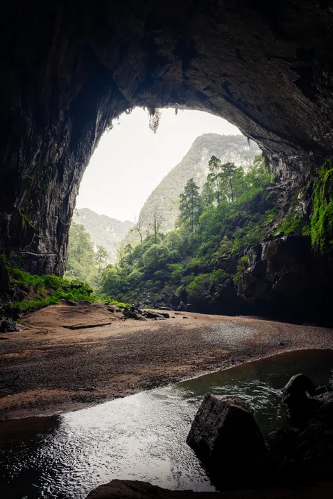 Hang Son Doong - The Largest Cave on Earth