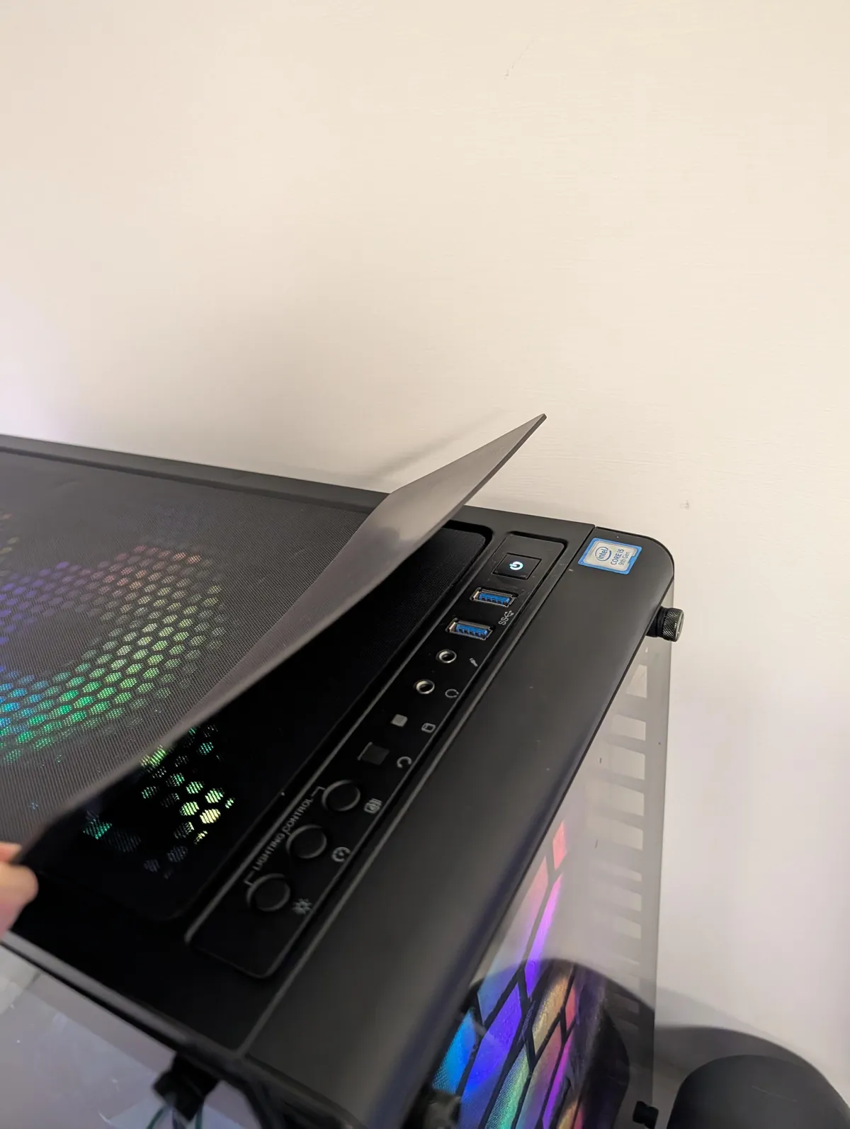 A simple and discreet solution to prevent my cat from turning off my PC