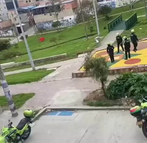 Ah Colombian Police, they never disappoint.