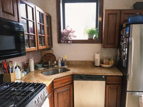 deep cleaned my apartment and now it’s extra cozy