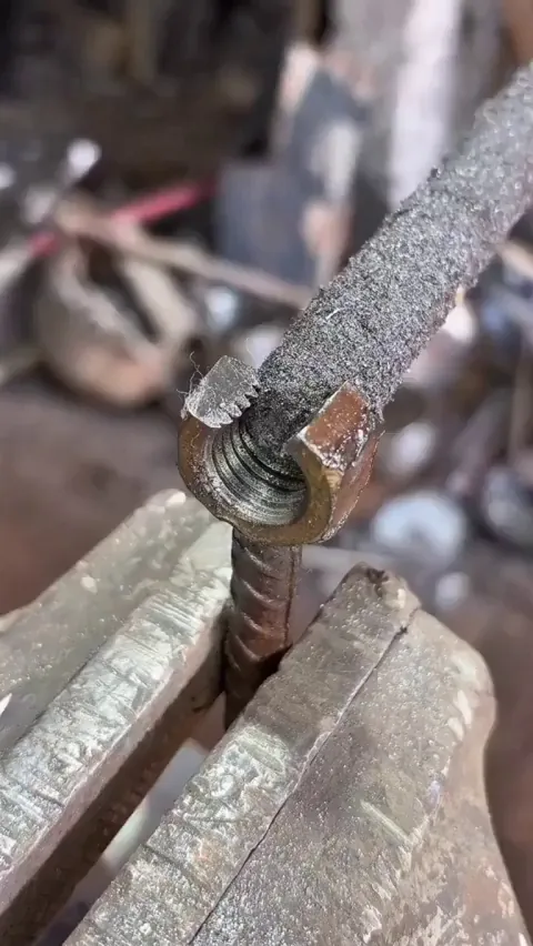Cleaning threads on a bolt/threaded rod
