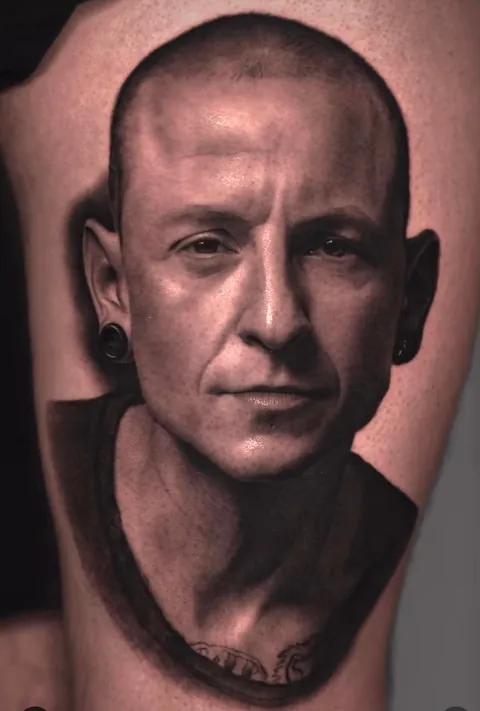 Chester Bennington portrait: picture vs tattoo