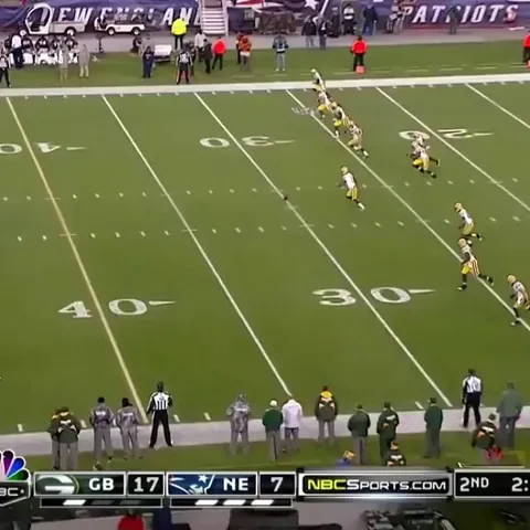 [Highlight] Patriots OL Dan Connolly has one of the most unexpected kick returns in NFL history