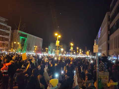 Over 160,000 protest in Berlin today against far right and for democracy