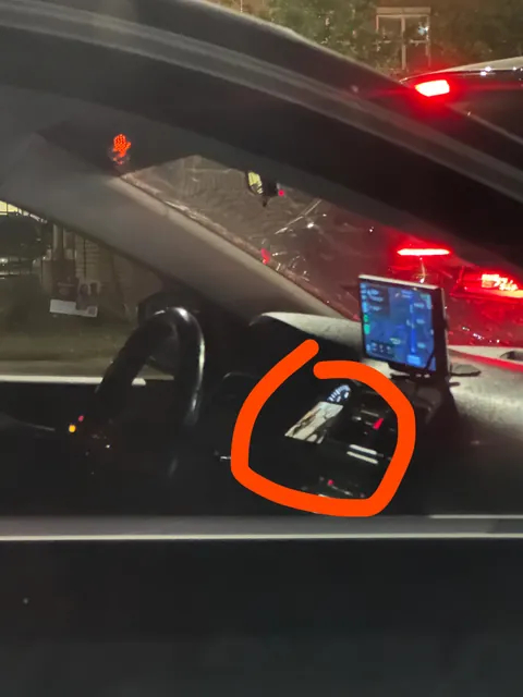 I’m at a red light and the driver in the car next to me is watching tv while he drives. Don’t be this guy. Don’t be the reason someone grows up without a parent. Your episode of the office can wait.