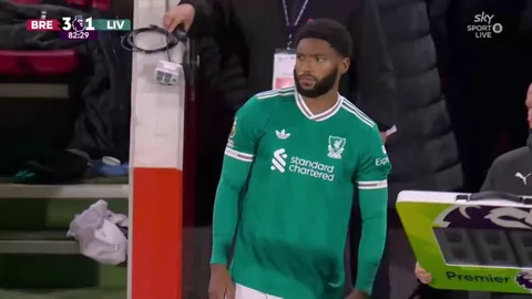 Brentford fans chant "What a waste of money" as Florian Wirtz is subbed off for Joe Gomez