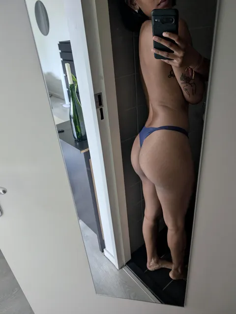 This cute butt needs a place to sit