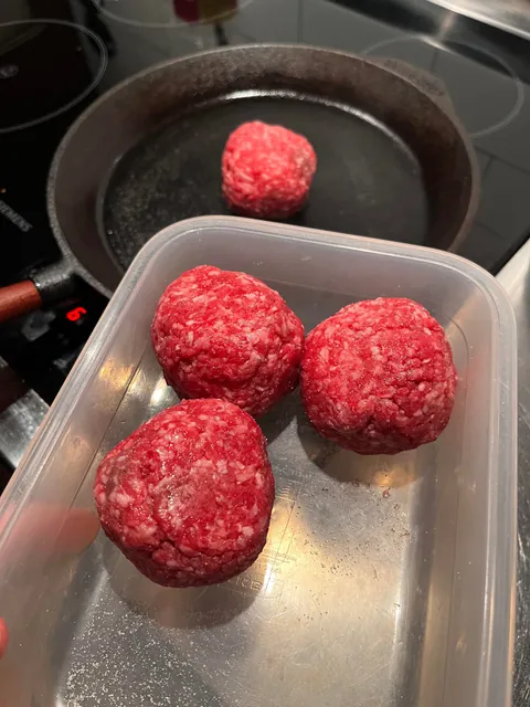 [homemade] Cheeseburgers with pickles, red onions and crushed nachos