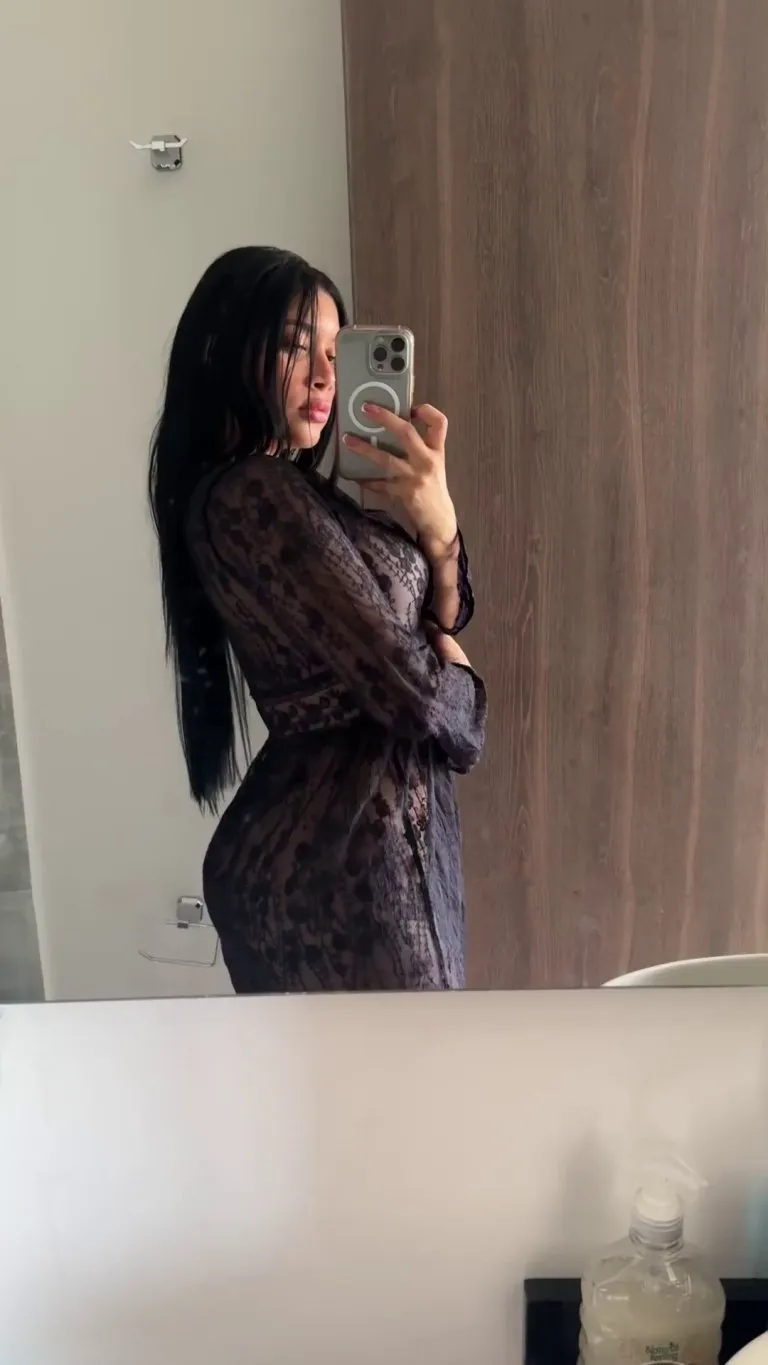 Two great reasons to cuddle naked with me