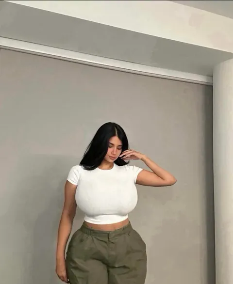 Face of a model, body of a goddess