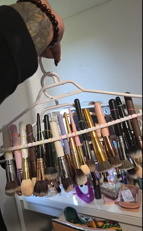 How do yall wash and dry your brushes? 