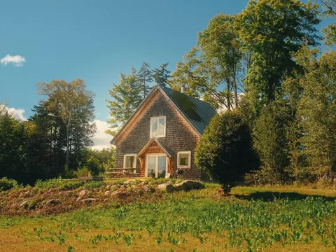 Nothing like a Vermont summer 🍎🛶⛰️