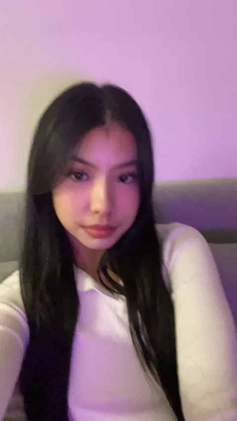 could i be ur petite 20yo Asian gf?