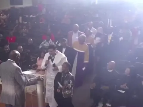 Pastor Marvin Winans ridicules church member for not giving enough money