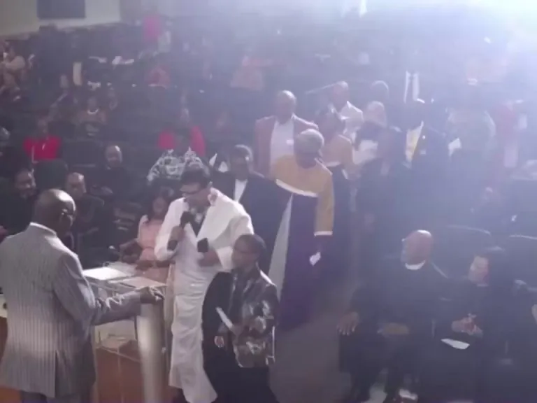 Pastor Marvin Winans ridicules church member for not giving enough money
