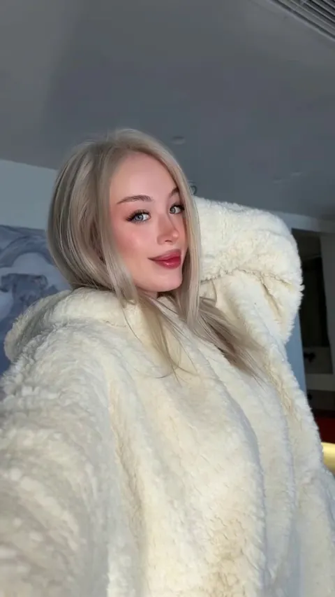 I'm so horny right now, I'm practically dripping out of this sweater!