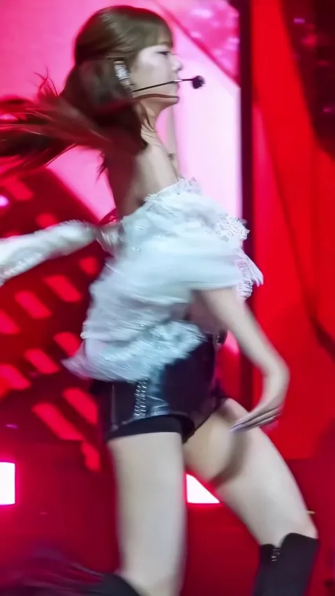 LE SSERAFIM - Eunchae