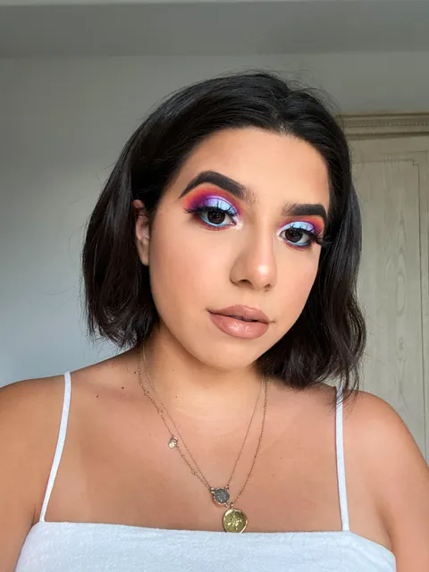 colorful cut crease moment!