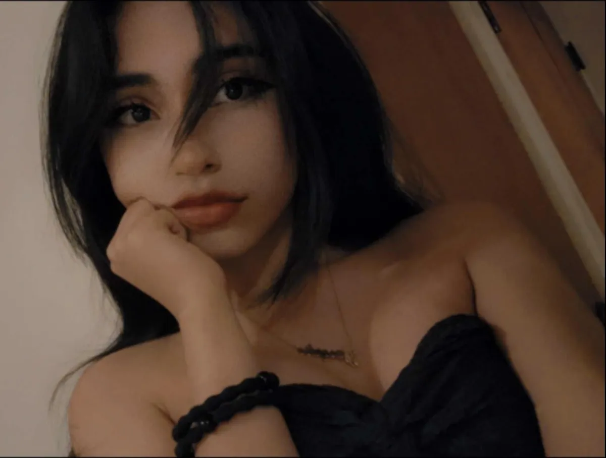 Since I don’t have a boyfriend, I was hoping my face could make someone happy today 