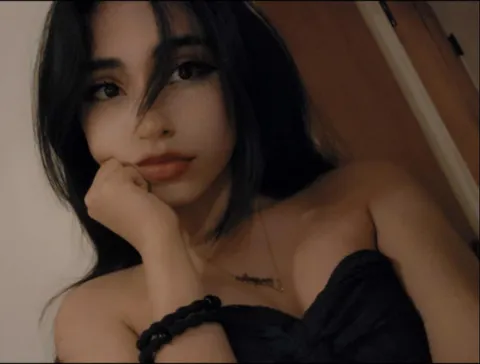 Since I don’t have a boyfriend, I was hoping my face could make someone happy today 